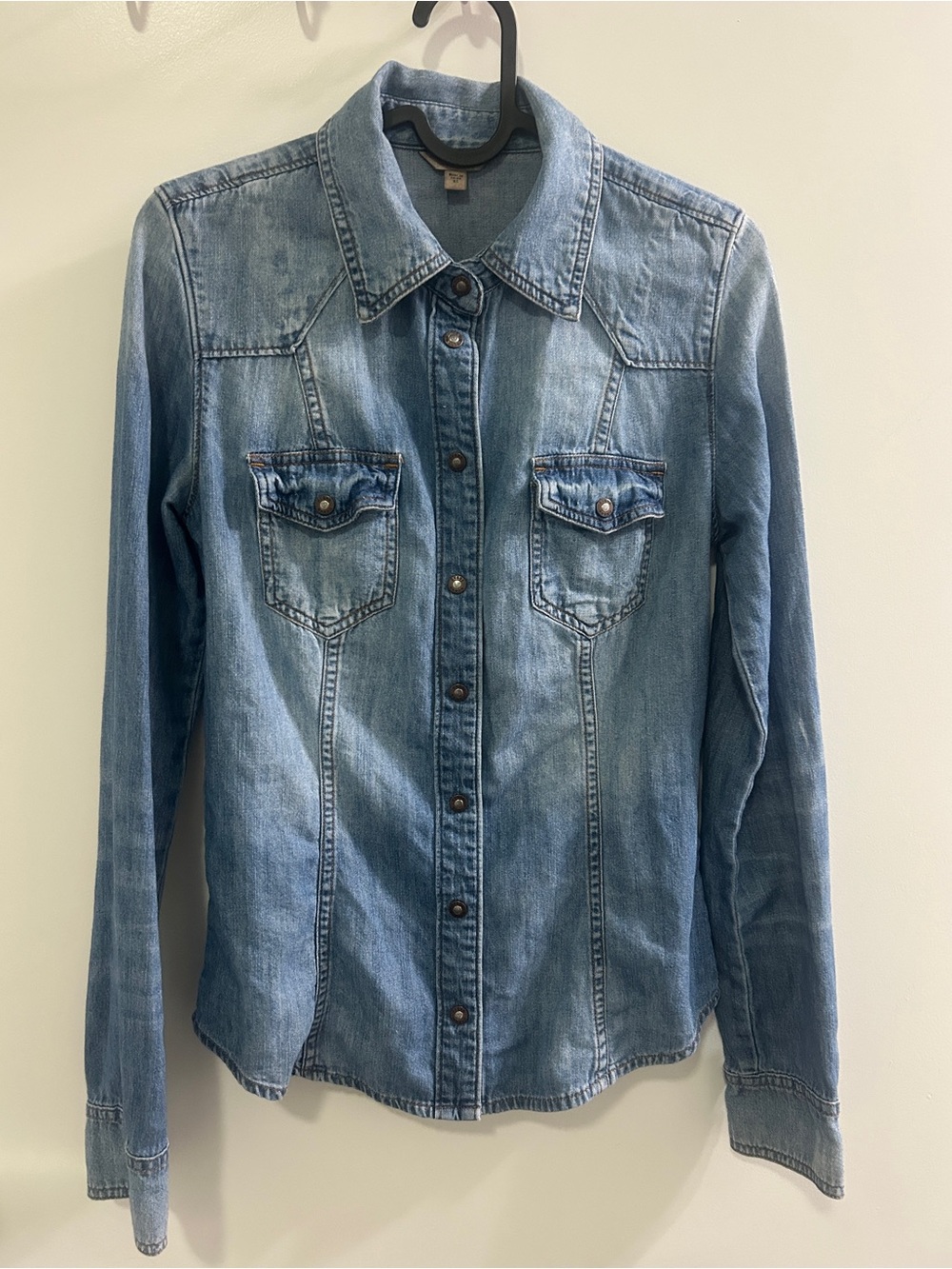 GUESS Light Wash Denim Shirt Whiskered Distressed Western Coastal Cowgirl / XS